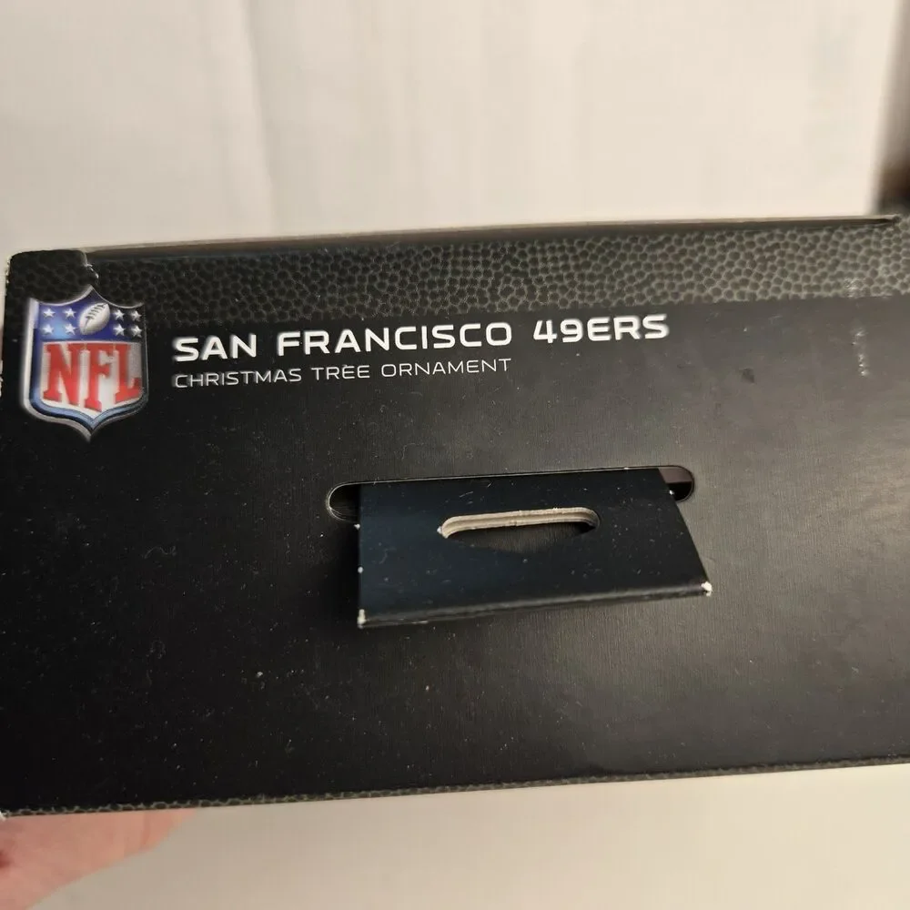 Hallmark SF 49ers Santa Fan 2-Sided NFL Black Box Christmas Ornament NIB - Picture 4 of 6